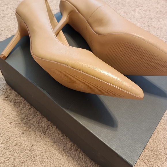 COPY - ANN TAYLOR HEELS SZ 9 - Picture 5 of 7